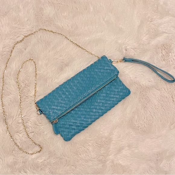 Women clutch with gold chain strap - Picture 3 of 4